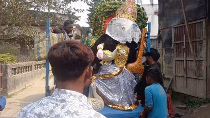 এ বছরের সরস্বতী পুজোতেও থাবা বসাল করোনা, খরচে টানে নাজেহাল অবস্থা প্রতিমা শিল্পীদের