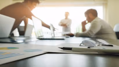 இனி வாரத்தில் 4 நாட்கள் வேலை, 3 நாட்கள் விடுமுறை! ஊழியர்களின் சம்பளம் குறையுமா?