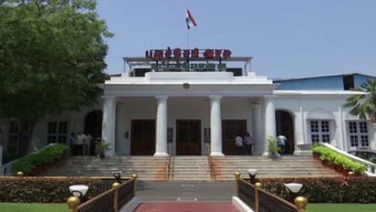 புதுச்சேரியில் திடீர் சிக்கல்.. பாஜகவினர் நியமன எம்எல்ஏக்கள் விவகாரம்.. தடை கோரி உயர் நீதிமன்றத்தில் வழக்கு..!