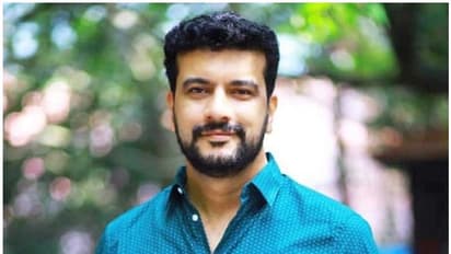 രമേഷ് പിഷാരടി കോൺഗ്രസിലേക്ക്, ചെന്നിത്തലയും ഉമ്മൻ ചാണ്ടിയും ചർച്ച നടത്തി