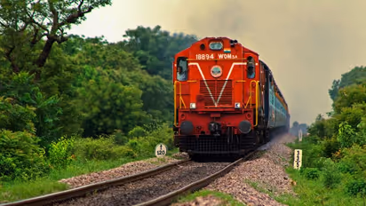 മാസ്‍കിടാത്തവരാലും ടിക്കറ്റില്ലാത്തവരാലും റെയില്‍വേയ്ക്ക് പിഴയായി കിട്ടിയത് കോടികള്‍!