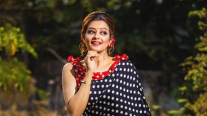 ರೆಟ್ರೋ ಲುಕ್‌ನಲ್ಲಿ ಪ್ರಿಯಾಮಣಿ ಫುಲ್ ಮಿಂಚಿಂಗ್