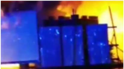 ഒമാനില് കാരവാന് തീപ്പിടിച്ചു