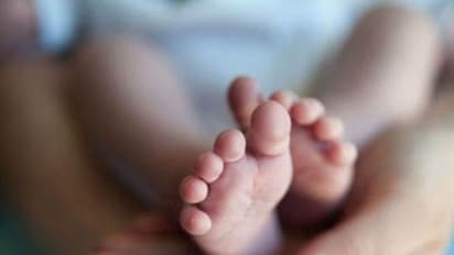 ಶಿಶುವಿನೊಂದಿಗೆ ಬಾಣಂತಿಯನ್ನು ಊರ ಹೊರಗಿಟ್ಟ ಗ್ರಾಮ