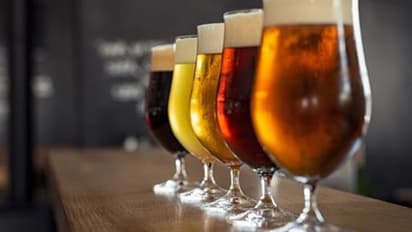 కరోనా దెబ్బ: జీహెచ్ఎంసీలో పడిపోయిన బీర్ల విక్రయాలు