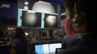 NASA ने रचा इतिहास, मंगल पर जीवन तलाशने सबसे खतरनाक जगह पर रोवर की सफल लैडिंग