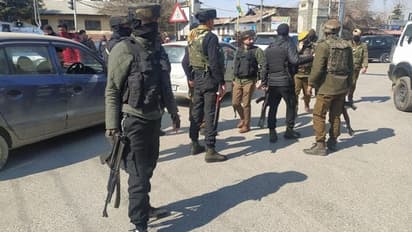 ಉಗ್ರರ ಪರ ಕೆಲಸ : 11 ಸರ್ಕಾರಿ ನೌಕರರು ವಜಾ