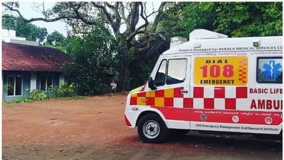 മാസം പകുതി കഴിഞ്ഞിട്ടും ആംബുലൻസ് ജീവനക്കാരുടെ ശമ്പള വിതരണം അനിശ്ചിതത്വത്തിൽ; സാമ്പത്തിക പ്രതിസന്ധി രൂക്ഷം