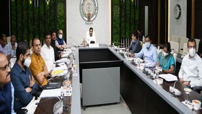 ప్రత్యేక హోదాతోనే అభివృద్ధి : నీతి అయోగ్ భేటీలో వైఎస్ జగన్