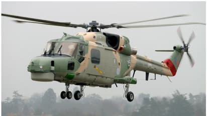 അപകടത്തില്‍ പരിക്കേറ്റ പ്രവാസിയെ ഹെലികോപ്റ്ററില്‍ ആശുപത്രിയിലേക്ക് മാറ്റി