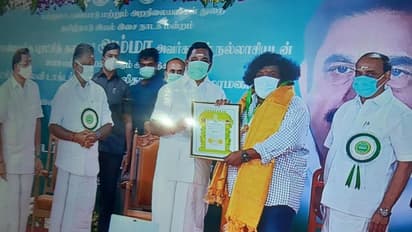 கலைஞர்களை கெளரவித்த முதல்வர்... சரோஜா தேவி டூ சிவகார்த்திகேயனுக்கு கலைமாமணி விருது வழங்கி அசத்தல்...!