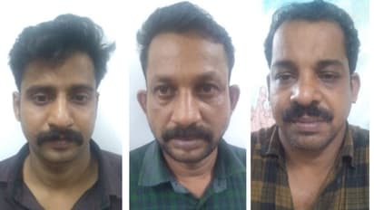 ഇടിച്ച് വീഴ്ത്തി 'നാടകം'; ബസ് യാത്രക്കാരന്റെ പണമടങ്ങിയ പഴ്സ് തട്ടിപ്പറിച്ച മൂന്നംഗ സംഘം അറസ്റ്റിൽ