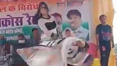 ಕಾಂಗ್ರೆಸ್ ಆಯೋಜಿಸಿದ ರ್ಯಾಲಿಯಲ್ಲಿ ಬಳುಕುವ ಬಳ್ಳಿಯ ಲೈಲಾ ಡ್ಯಾನ್ಸ್; ತೀವ್ರ ಆಕ್ರೋಶ!