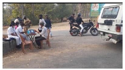 അതിര്ത്തിയിൽ കര്ശന നിയന്ത്രണവുമായി കര്ണാടകം: തലപ്പാടിയിൽ റോഡ് ഉപരോധിച്ച് യുഡിഎഫിന്റെ പ്രതിഷേധം