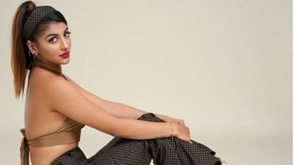 ‘டக்குன்னு பார்த்தா...பக்குன்னு ஆகுதே’... யாஷிகாவின் உச்சகட்ட கவர்ச்சியால் நிலைகுலைந்து போன ரசிகர்கள்...!