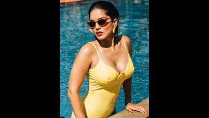 পুরুষ-মহিলা উভয়ের প্রতি আকৃষ্ট সানি লিওন, ১৬ বছরেই বুঝতে পেরে কী করেছিলেন নীল ছবির নায়িকা