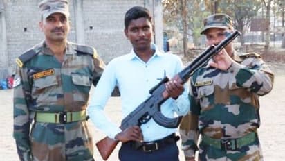 गजब हुनर: स्टूडेंट ने 100 रुपए में बना दी एके-47, कमाल देख सेना के अफसर खुश..60 रु. में लैंस तो 40 पेंट