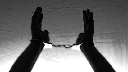 చేతబడి నెపంతో దారుణం: పెదనాన్నను చంపేశారు.