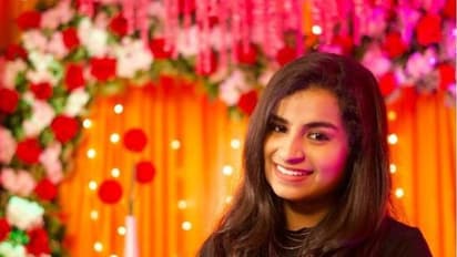 சத்தம் இல்லாமல் வளரும் 'குக் வித் கோமாளி' சிவாங்கி..! புதிய சாதனைக்கு நெகிழ்ச்சியுடன் கூறிய நன்றி!