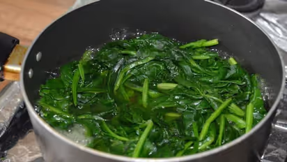 इस तरह बनाएंगे तो चिकन-मटन से भी टेस्टी बनेगी लहसुनी पालक, मांग-मांग कर खाएंगे बच्चे