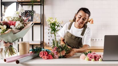 ঘর সাজাতে পছন্দ করেন এরা, দামি দামি ঘর সাজানোর জিনিস কেনা এদের নেশা
