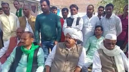 बाराबंकी में किसान पंचायत, नरेश टिकट ने कहा-अगर यह सरकार रही तो किसानों के खेत चले जाएंगे