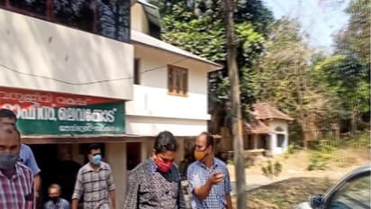 ബില്ല് പാസാക്കാന് ചോദിച്ചത് ഒന്നരലക്ഷം; കൈക്കൂലി കേസില് റേഞ്ച് ഓഫീസറെ കുടുക്കി വിജിലന്സ്