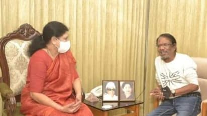 சசிகலாவை சந்தித்து பேசியது ஏன்? பாரதிராஜாவின் பரபரப்பு பதில்..!