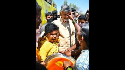 సంక్షోభంలో చంద్రబాబు టీడీపీ: జూ. ఎన్టీఆర్ మాటల ఆంతర్యం ఇదేనా...
