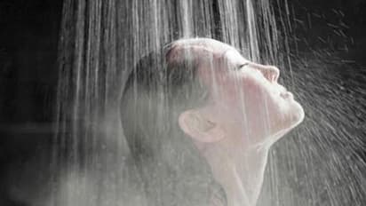 ಬೆಳಗ್ಗೆ ಮಾತ್ರವಲ್ಲ, ರಾತ್ರಿ ಸ್ನಾನ ಮಾಡೋದ್ರಿಂದ ಎಷ್ಟೊಂದು ಪ್ರಯೋಜನಗಳಿವೆ