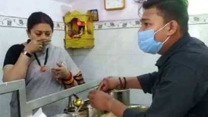 പാനിപൂരി കഴിക്കുന്ന കേന്ദ്രമന്ത്രി സ്മൃതി ഇറാനി; വൈറലായി വീഡിയോ