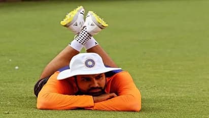 రోహిత్ శర్మ ఫోటో.. ట్రోల్ చేసిన భార్య..!