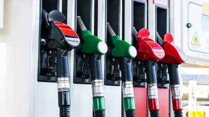 Petrol, Diesel Price Today: ಪೆಟ್ರೋಲ್, ಡೀಸೆಲ್ ದರ ಯಾವೆಲ್ಲ ಜಿಲ್ಲೆಗಳಲ್ಲಿ ಇಳಿಕೆ? ಇಲ್ಲಿದೆ ಇಂದಿನ ದರ