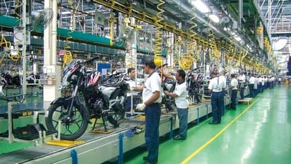 బజాజ్ ఆటో అమ్మకాల జోరు..  ఫిబ్రవరిలో 6% పెరిగిన విక్రయాలు..