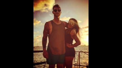 তার দলে না থাকার অভাব টের পাচ্ছে ইংল্যান্ড, জানুন বেন স্টোকসের ব্যক্তিগত জীবনের কাহিনি