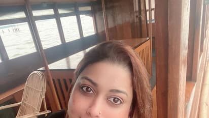 షాకింగ్ లుక్ లో ఎన్టీఆర్ హీరోయిన్... రక్షిత భర్త, పిల్లలు ఫోటోలు చూసేయండి!