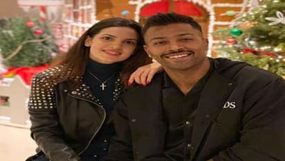 बुमराह ही नहीं, 9 महीने में शादी के बंधन में बंधे ये 5 क्रिकेटर्स, 1 तो बन चुका है पिता