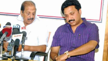 ഗണേഷിന് കൊവിഡ്, പത്തനാപുരം മണ്ഡലത്തിൽ മകന് വേണ്ടി വോട്ട് ചോദിച്ച് ബാലകൃഷ്ണപിള്ള