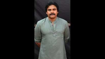 స్త్రీలు కన్నీళ్లు పెట్టుకున్నారు, అమ్మవారి వద్దకు వెళ్లనీయరా?: పవన్ కల్యాణ్