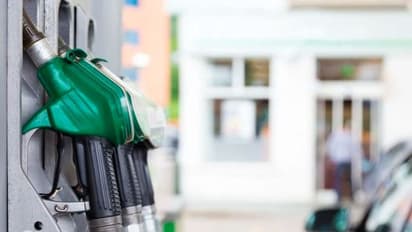 Petrol Diesel Rate: ಹುಬ್ಬಳ್ಳಿಯಲ್ಲಿ ಪೆಟ್ರೋಲ್, ಡೀಸೆಲ್ ದರದಲ್ಲಿ ಕೊಂಚ ಇಳಿಕೆ, ಇಲ್ಲಿದೆ ರಾಜ್ಯಾದ್ಯಂತ ಇಂಧನ ದರ!