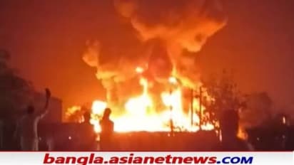 মধ্যরাতে পেট্রোল পাম্পের লাগোয়া প্লাস্টিক কারখানায় বিধ্বংসী আগুন, বিপুল টাকার ক্ষয়ক্ষতি