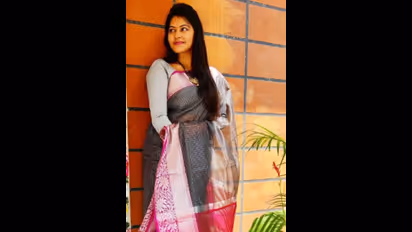 பட்டு தாரகையே... விதவிதமான புடவையில் ரசிகர்கள் மனதை வசீகரிக்கும் 'நாம் இருவர் நமக்கு இருவர்' ரக்ஷிதா!