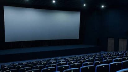 Akhanda చిత్రం ప్రదర్శిస్తున్న థియేటర్‌లో అగ్ని ప్రమాదం.. బయటకు పరుగులు తీసిన ప్రేక్షకులు