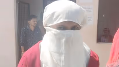 महिला दिवस पर इससे बुरा और कुछ नहीं, लड़की रोते हुए बोली-घर में टॉयलेट होता तो मेरा रेप नहीं होता..