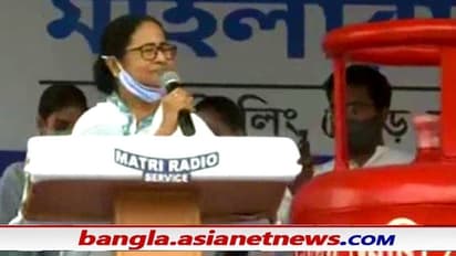 মঞ্চে দাঁড়িয়ে কীভাবে গড়গড়িয়ে বাংলা বলেন প্রধানমন্ত্রী, মোদীর ম্যাজিক ফাঁস করলেন মমতা