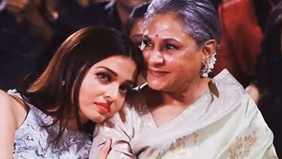 অনক্রিন সঙ্গম থেকে ঘনিষ্ঠ চুম্বন, অভিষেকের থেকে রানির সরে  যাওয়াতেই কি আজ বচ্চন পরিবারের পুত্রবধূ ঐশ্বর্য