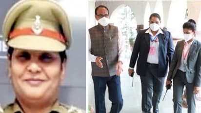 तस्वीरों में देखिए CM शिवराज का निकला लेडी स्पेशल काफिला, कार चलाने से ट्रैफिक और मंच तक सिर्फ वुमेन