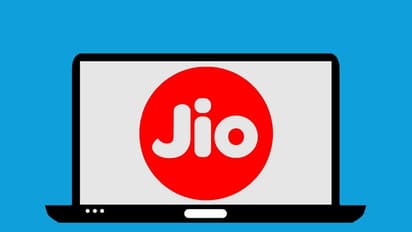 லேப்டாப்பில் எதுவும் ஸ்டோர் பண்ண முடியாது! விரைவில் வருகிறது ஜியோ கிளவுட் லேப்டாப்!