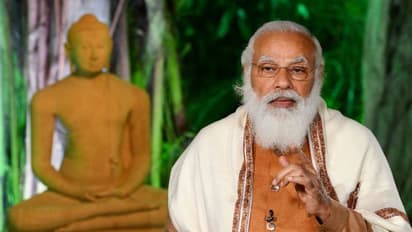 PM Modi goes shopping on Women's Day, spends Rs 11,985