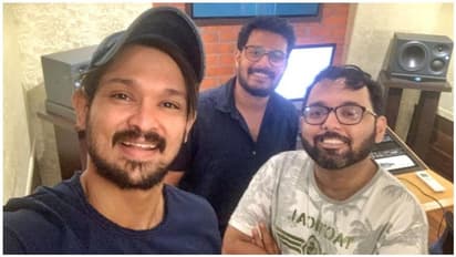 தன் புதிய படத்தில் பாடகராகவும் அசத்திய நடிகர் நகுல் !